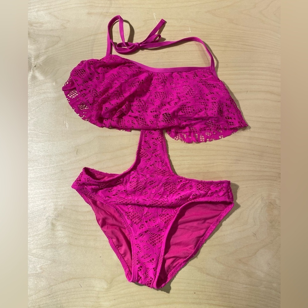 Kenneth Cole Reaction Pink One Piece Swimsuit Medium (LM)